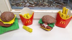 Hamburger_und_Pommes